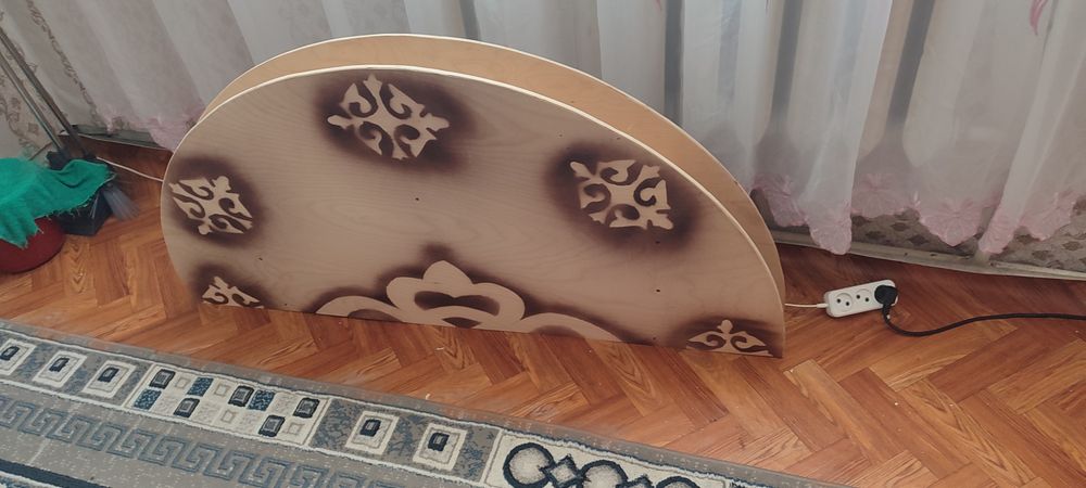 Продам круглый стол