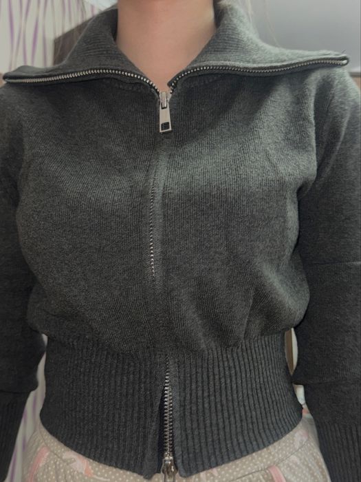 Кофта серая с молнией