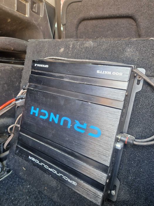 Vând subwofer cu statie crunch