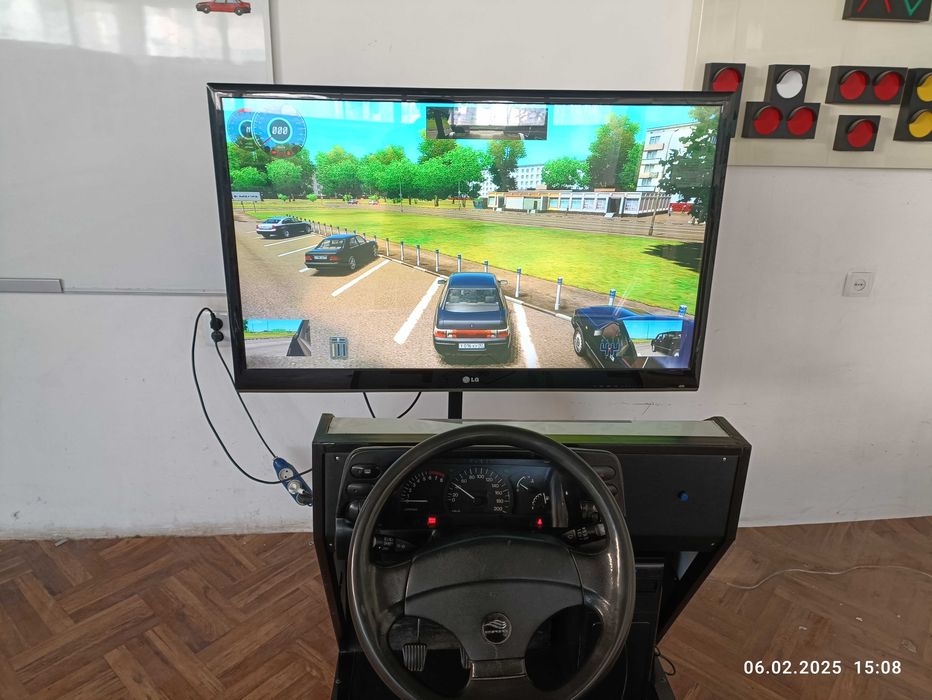 Продается учебный  Автотренажёр Педали, руль настоящее