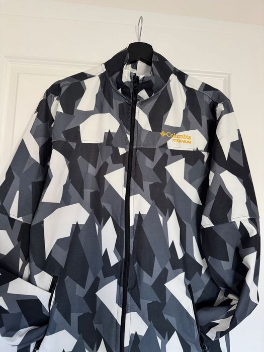 Geacă Columbia Titanium cu model de camuflaj geometric -M