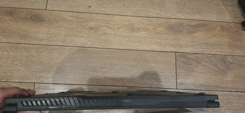 Геймърски лаптоп MSI GF63 THIN 11UD