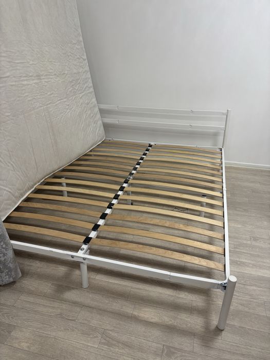 Продам кровать вместе с матрасом