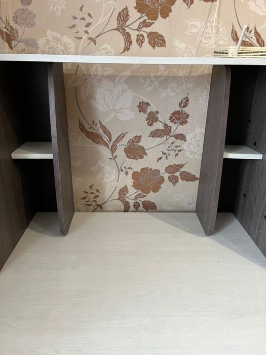 Продаю компьютерный стол