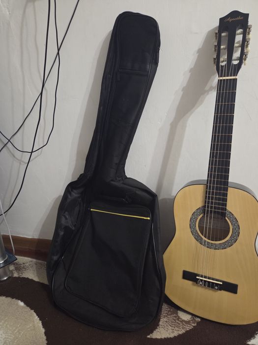 Детская гитара любительская