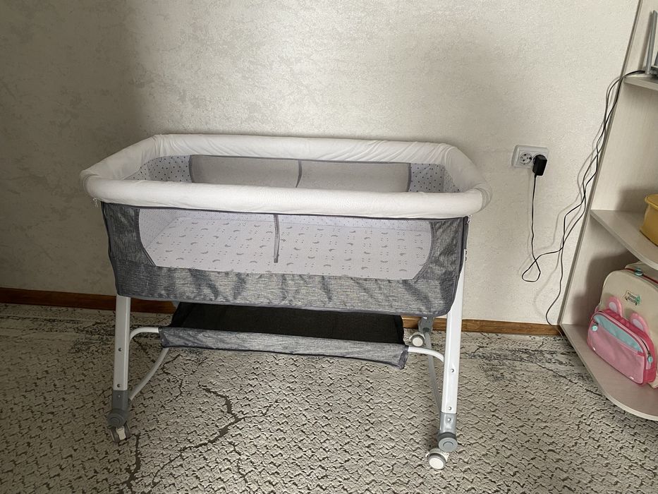 Продаю кровать-люлька есть торг!!!