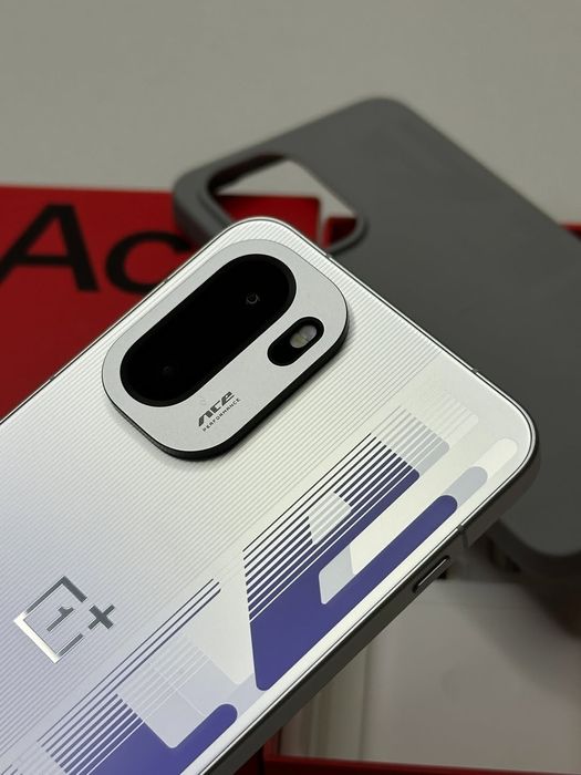 One Plus Ace 6 yangi
