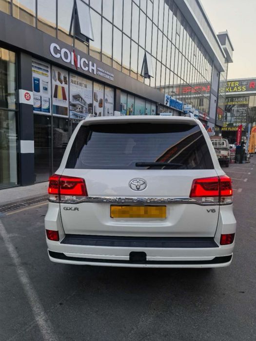 Toyota Land Cruiser 200