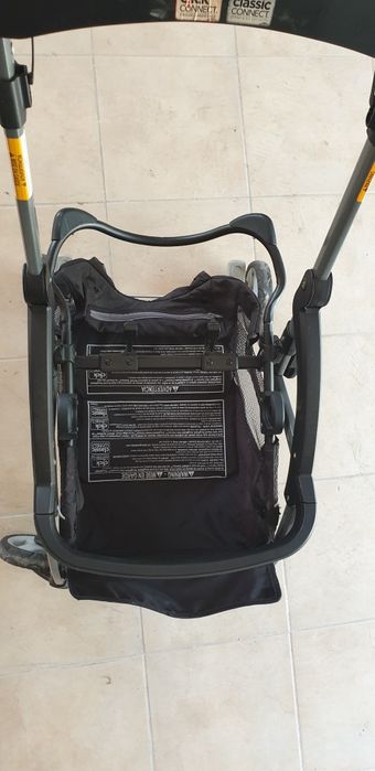 Vand Carucior Graco cu scoica si atas bancheta masina.