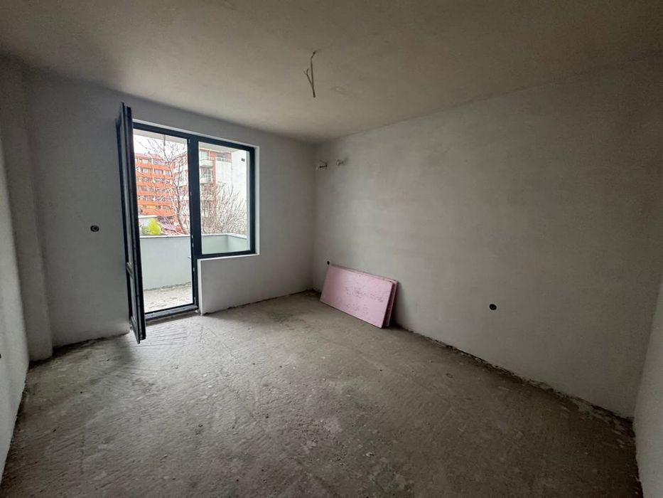 Продава се Тристаен апартамент в Стара Загора, Център - 139 кв.м за 631 €/кв.м - Снимка #5