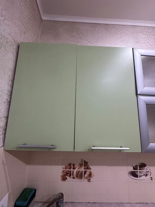 Продам кухонную гарнитуру торг уместен