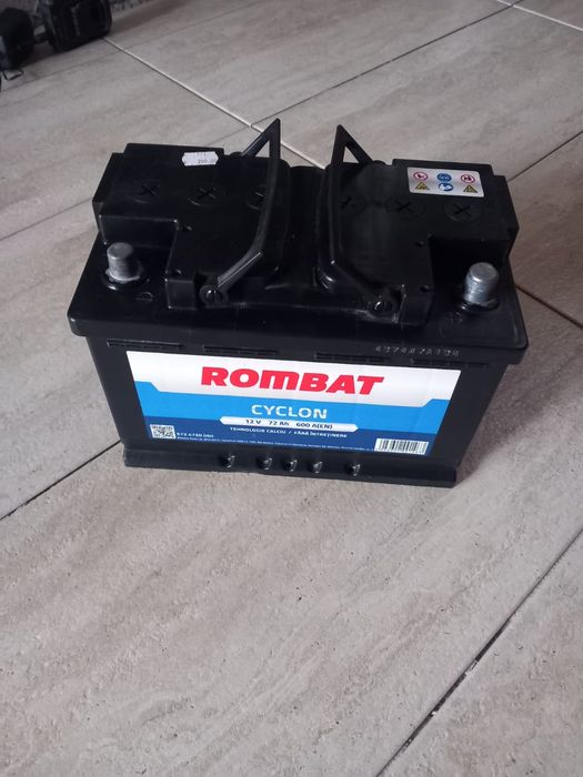 Vând baterie auto 72 Ah