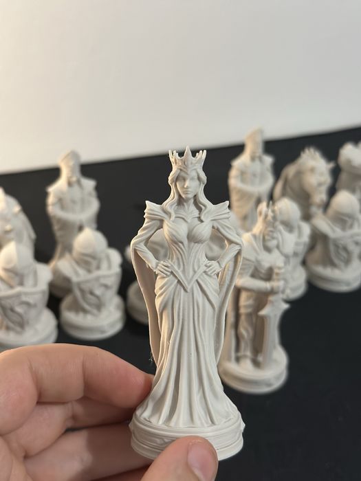 Regnum chess set