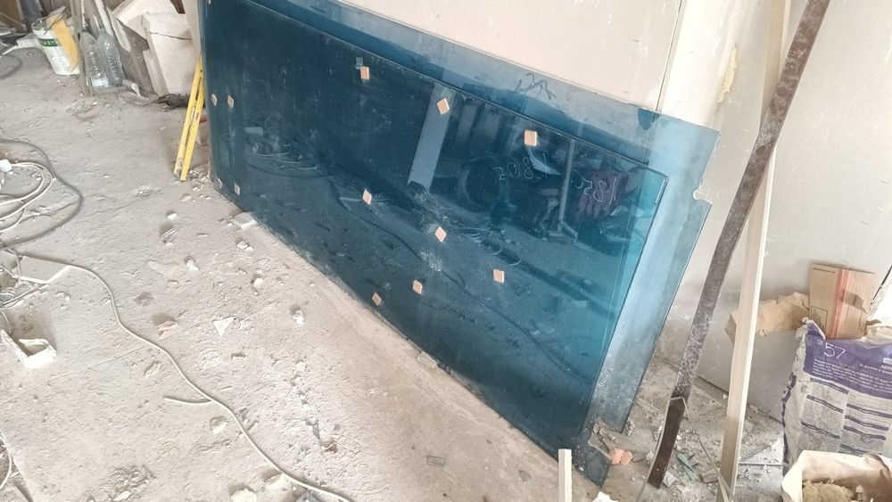 Закалено стъкло триплекс 185 на 85,5