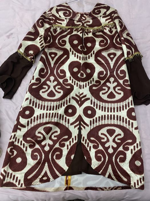 Milliy atlas ko‘ylak — nafis, oz kiyilgan