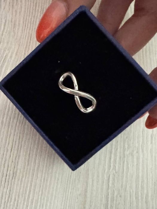 Женское серебряное кольцо размер примерно 17-18