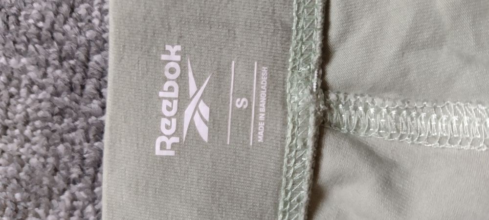 compleu Reebok stare impecabila