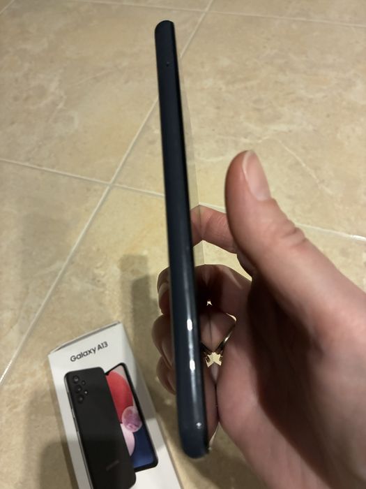 Продавам Samsung A13