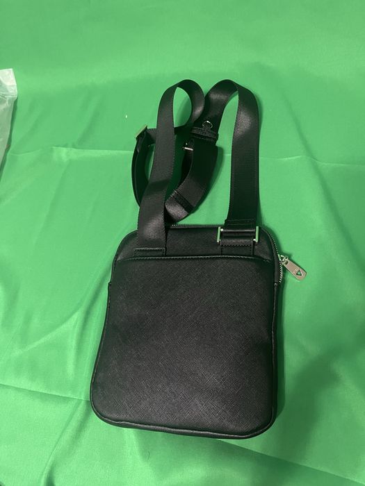 Барсетка новая черная guess