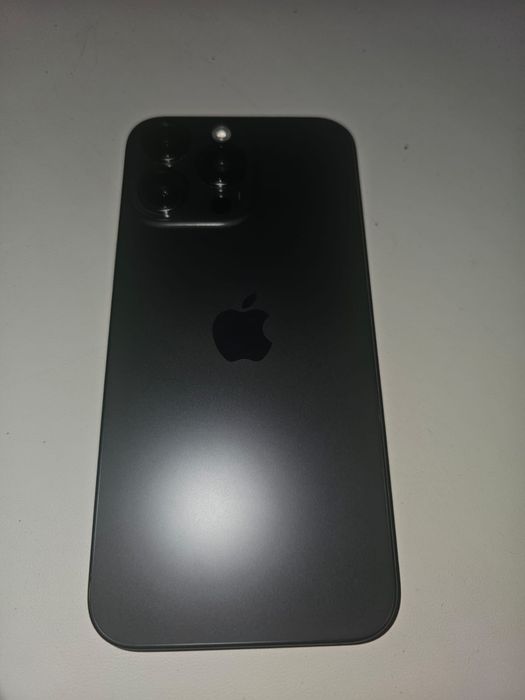 Айфон 15 pro maks 256-GB Akb-90% .