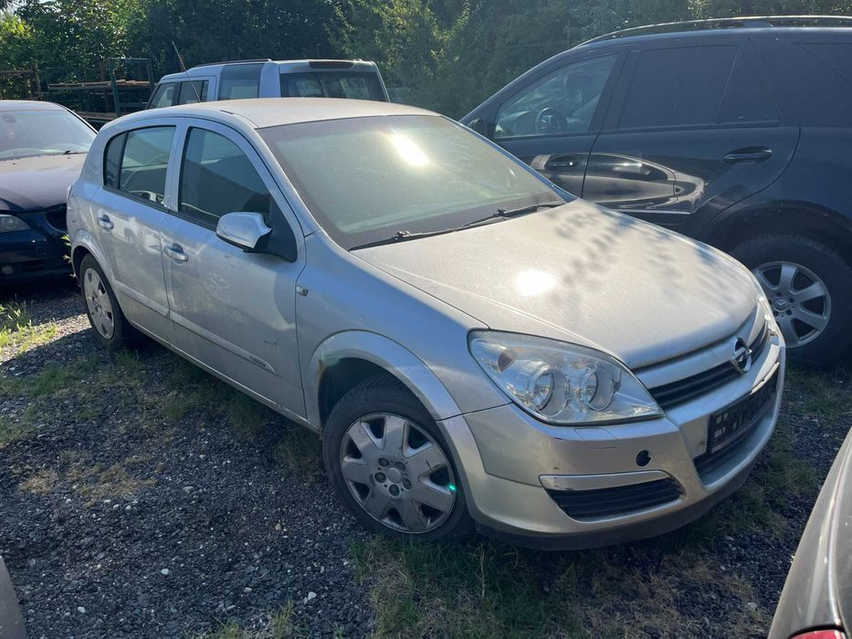 Dezmembrez Opel Astra H hatchback gri argintiu Z157 1,7 CDTI 2005