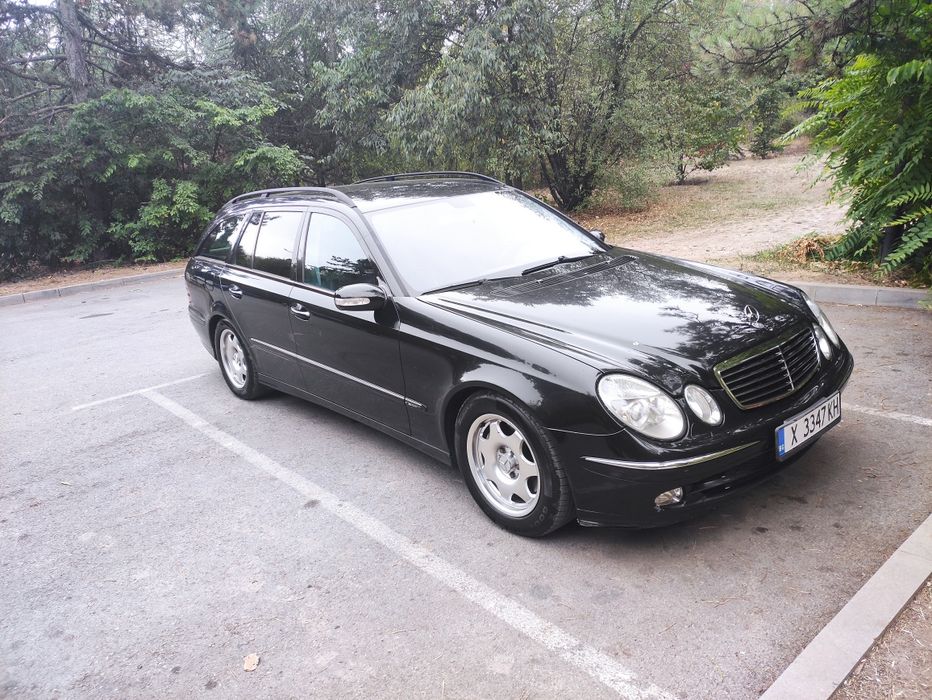 Продавам Мерцедес е320 !