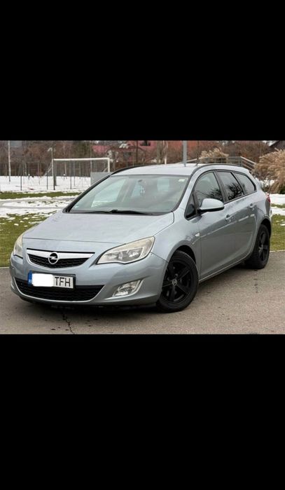 Opel Astra J 2012