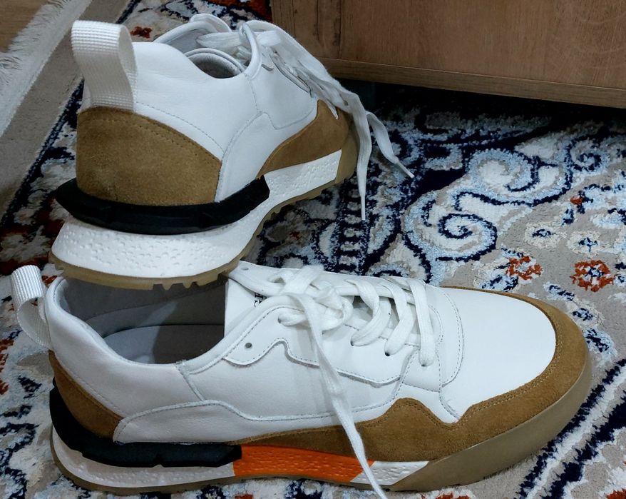 Продам кроссовки