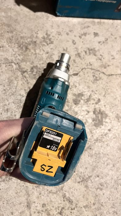 Masina de insurubat pt rigips Makita DFS251z