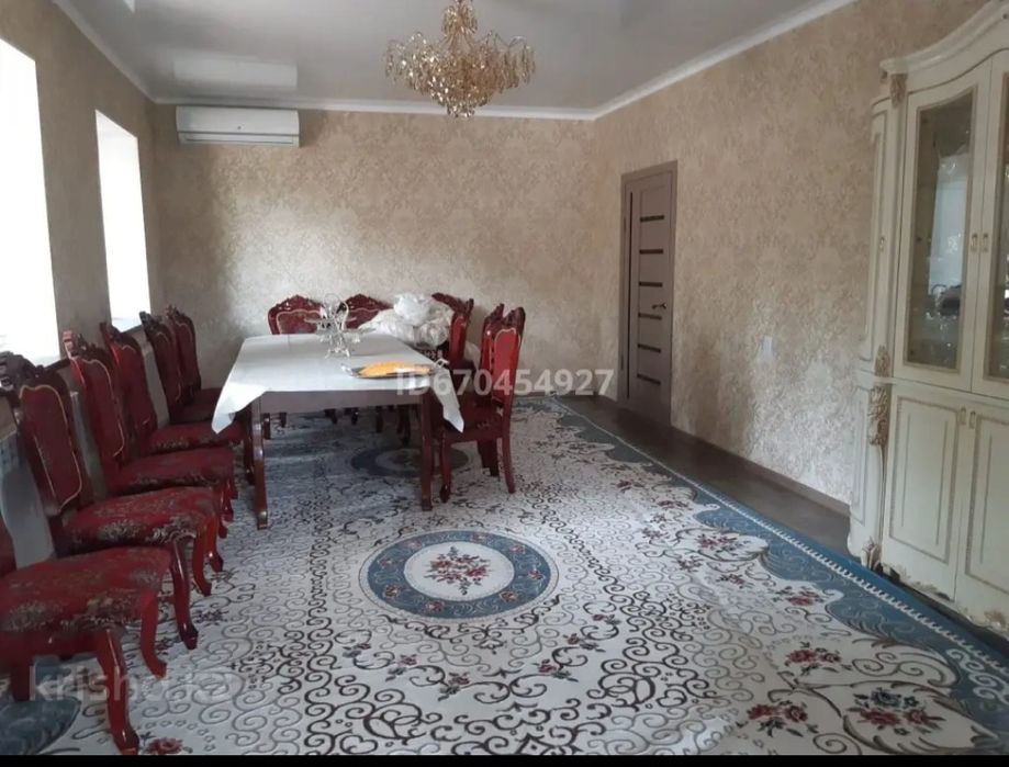 Дом в центре Мерке .