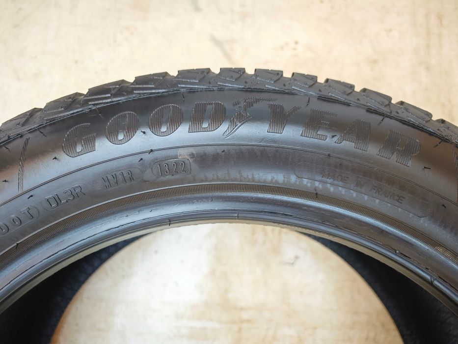 Anvelope 215/55/17 an 2022 all season M+S GOODYEAR Vector 4 Seasons fabricate in Franta