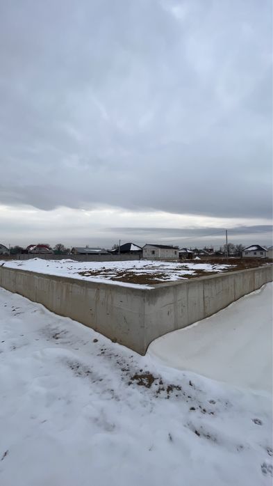 Продам участок с фундаментом