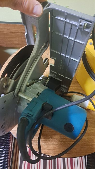 Vând circular Makita la 110 volți și transformator
