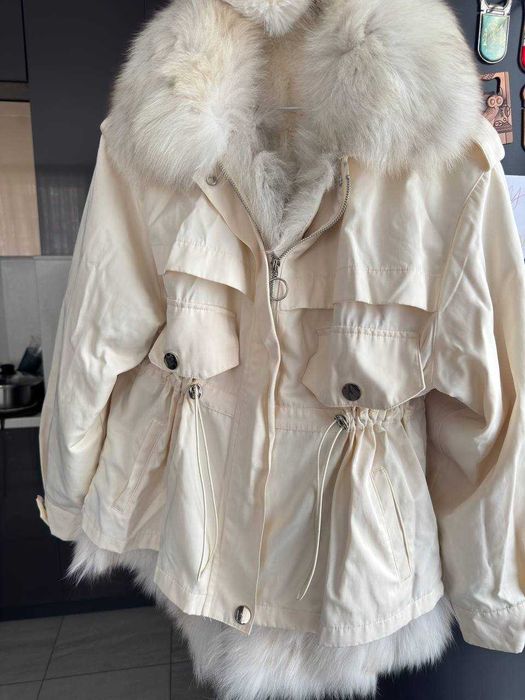 Продавам парка + шапка подарък.