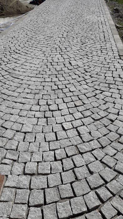 Piatra cubica nouă, avem toate dimensiunile.