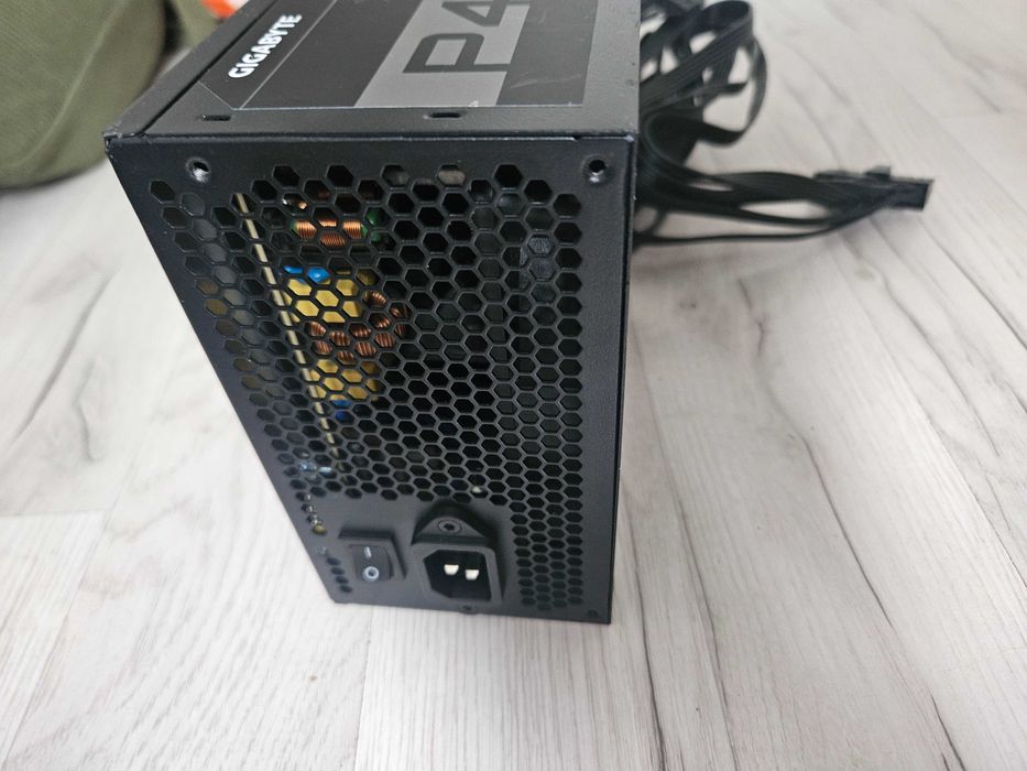 Блок питания Gigabyte GP-P450B