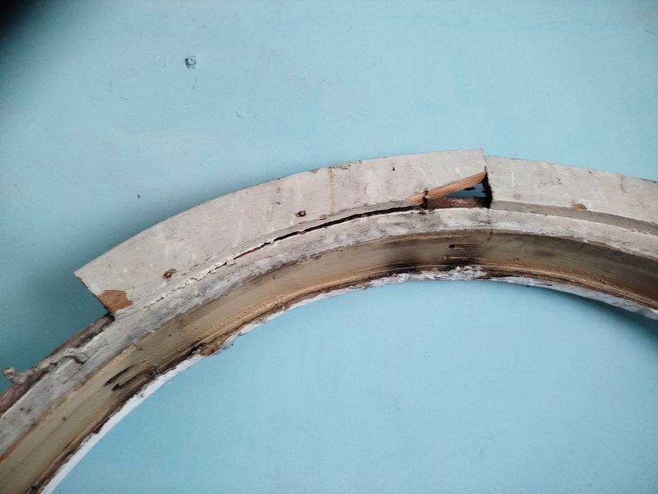 Подарявам винтидж стари прозорци с няколко рамки (полукръг) масивно дърво