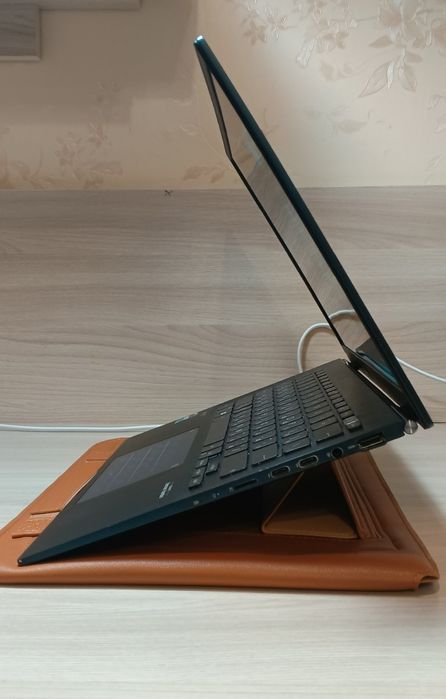 Ультрабук Asus ZenBook OLED
