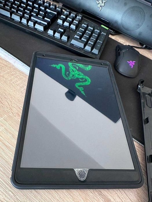 Таблет iPad Air 3 256GB Cellular + WiFi модел A2123. НОВА БАТЕРИЯ!