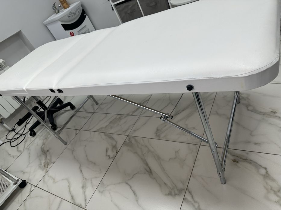 Продам Кушетку белого цвета