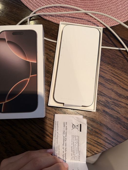 iPhone 16 Pro 256GB с гаранция Desert Gold