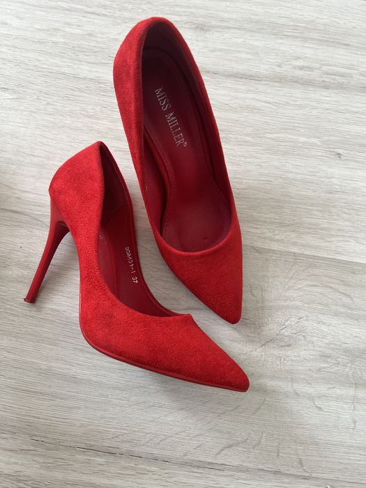 Туфли на каблуке