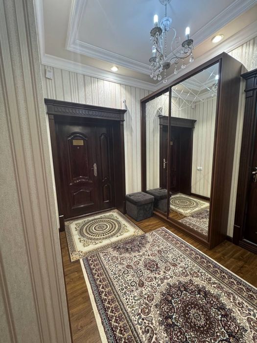 GOLDEN HOUSE. Квартира 4-х комнатная с мебелью