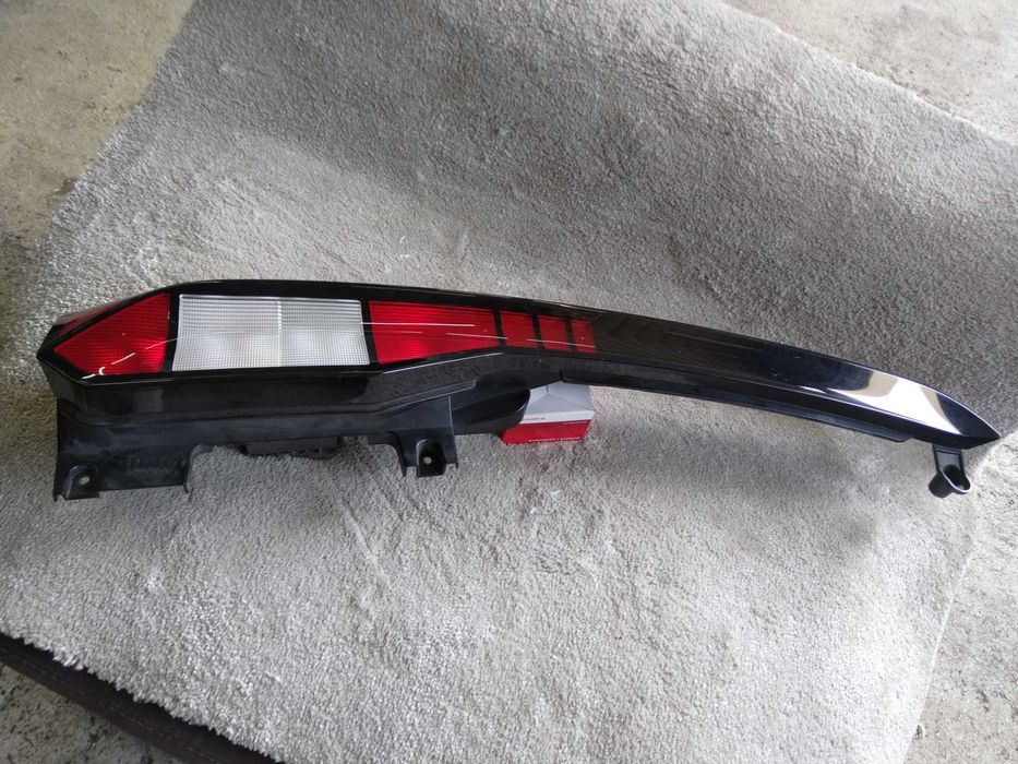 Ляв стоп WV Caddy 2022 година