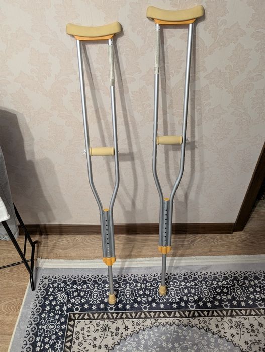 Продам костыли, месяц в использовании