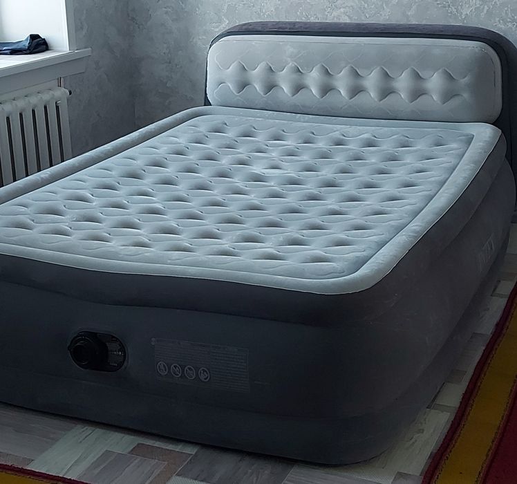 Надувная кровать