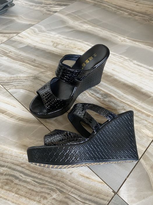 Продам тапочки на платформе, удобные