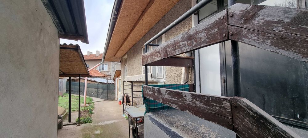 Продава се Къща в с. Гецово, Област Разград - 75 кв.м за 986 €/кв.м - Снимка #2