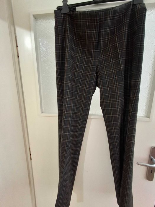 Костюм, сако и панталон на Дика