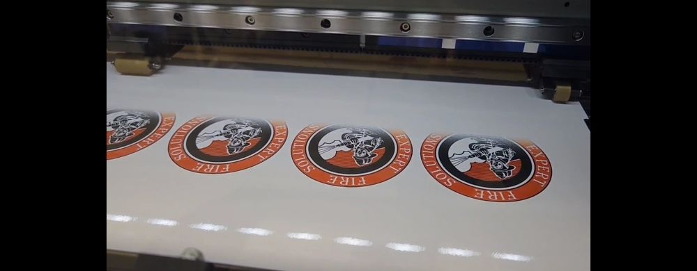 Autocolant personalizat / etichete / stickere vinyl ecosolvent